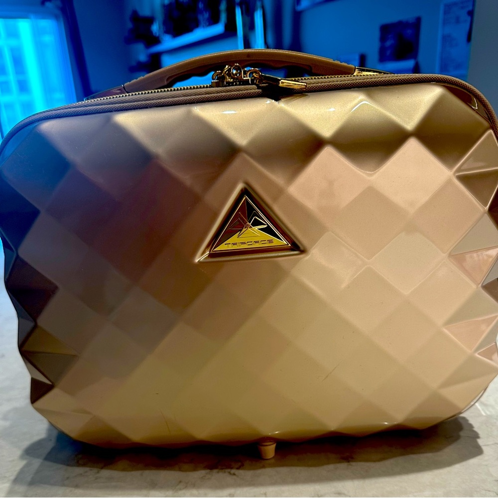 Triforce Butterfly Travel Beauty Case